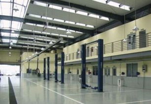 专业房屋维修与装修服务 一站式解决厨房防水、办公室工装及管道疏通需求